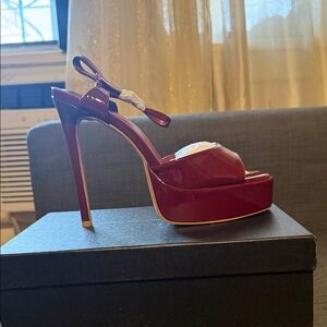 Chic Burgundy Platform Heels